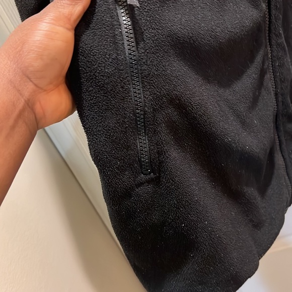 THE NORTH FACE Weather Jacket with so many zippers and pockets. - Picture 11 of 14